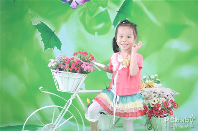 女兒的照片書已經(jīng)好幾本了，暫時不做這類產(chǎn)品，不過臺歷和賀卡是要嘗試的